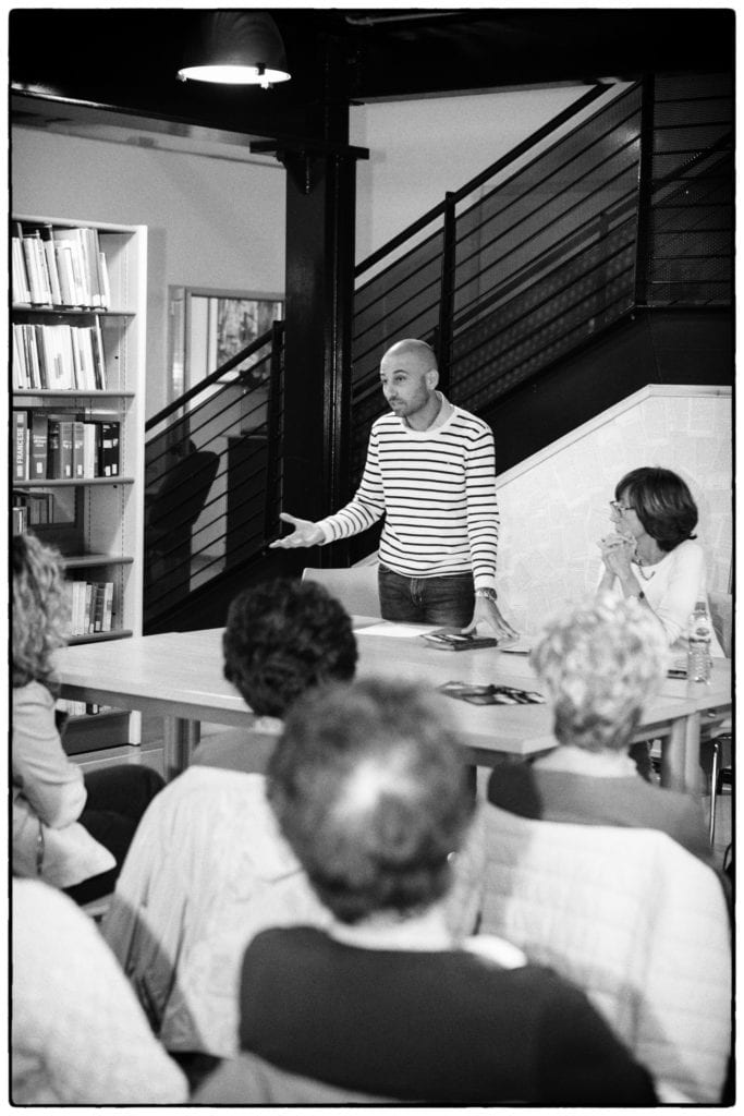 Il sindaco Andrea Archinà nella presentazione degli incontri 2018-2019 dell'associazione Circolarmente, avvenuta nella biblioteca Primo Levi il 5 ottobre 2018