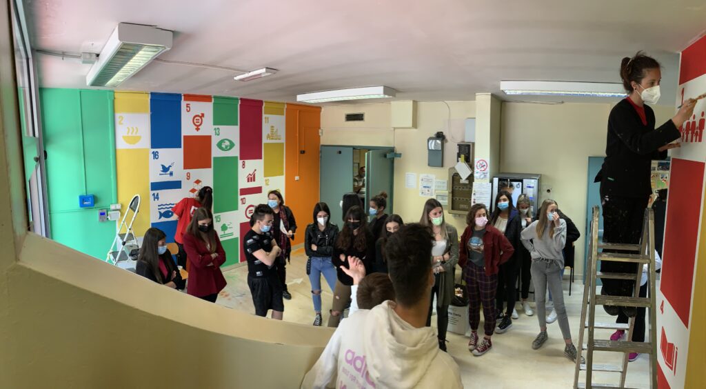 Wall painting a cura del Dipartimento Educazione Castello di Rivoli