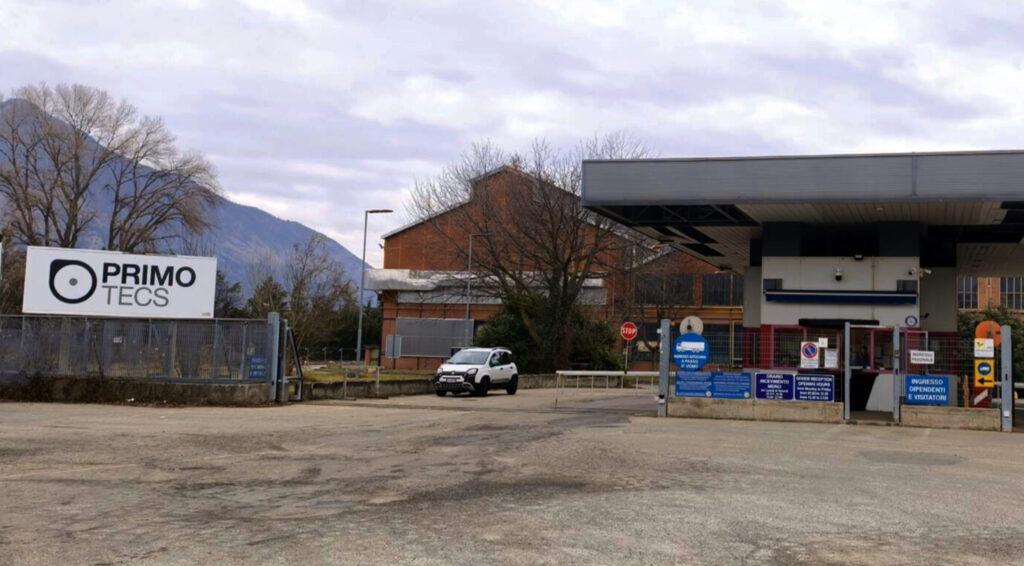 I cancelli della Primotecs di Avigliana in via Martin Luther King 6 - foto per gentile concessione di Luna Nuova