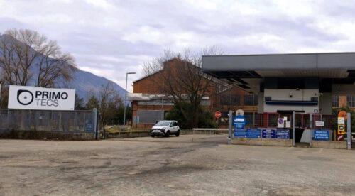 I cancelli della Primotecs di Avigliana in via Martin Luther King 6 - foto per gentile concessione di Luna Nuova