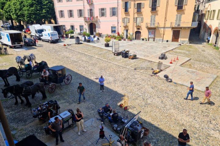 Alcune scene della serie tv Netflix sono state girate ad Avigliana alla fine di maggio 2025