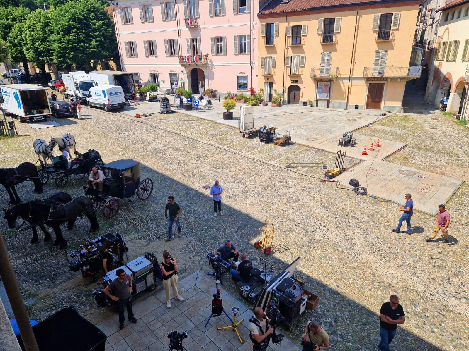 Alcune scene della serie tv Netflix sono state girate ad Avigliana alla fine di maggio 2025